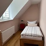 3-zimmer Fuer Familien & Gruppen, Gemuetliche Atmosphaere, Hell Und Komfortabel Lejlighed Borna