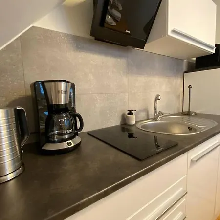 Schoene Drei Raumwohnung. Hell,stilvoll, Gemuetlich. Διαμέρισμα Borna