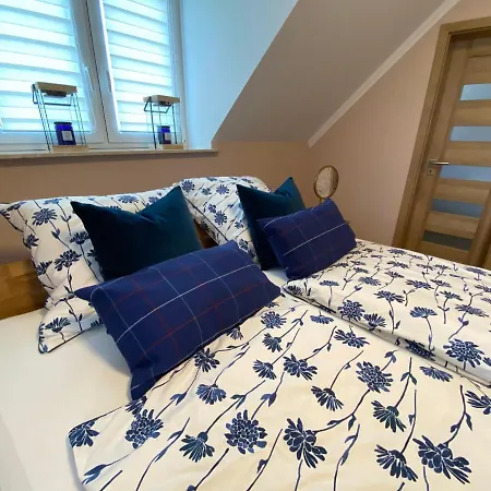 Apartment Schoene Drei Raumwohnung. Hell,stilvoll, Gemuetlich. Borna