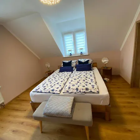 Διαμέρισμα Schoene Drei Raumwohnung. Hell,stilvoll, Gemuetlich.