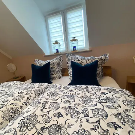 Schoene Drei Raumwohnung. Hell,stilvoll, Gemuetlich. * Borna