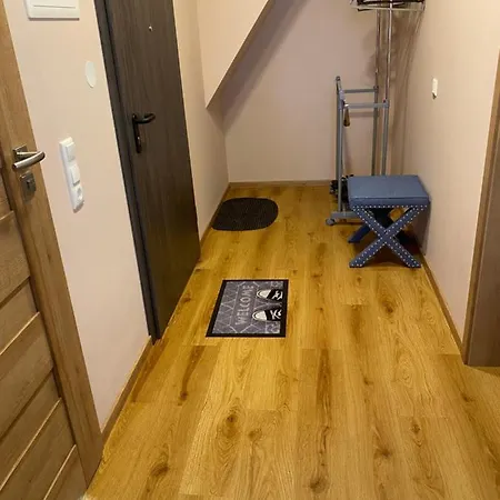 Schoene Drei Raumwohnung. Hell,stilvoll, Gemuetlich. Borna