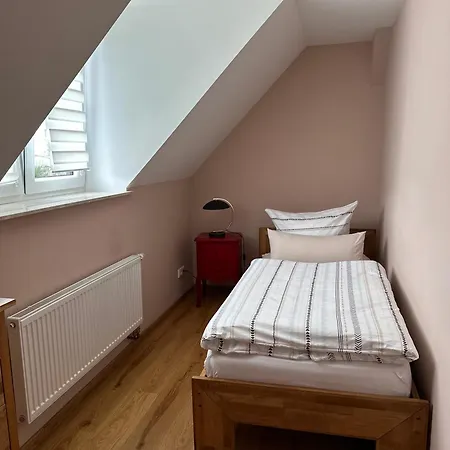 3-zimmer Fuer Familien & Gruppen, Gemuetliche Atmosphaere, Hell Und Komfortabel Apartment Borna