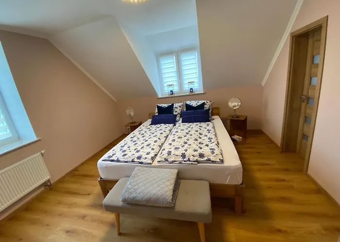 Apartment Schoene Drei Raumwohnung. Hell,stilvoll, Gemuetlich.