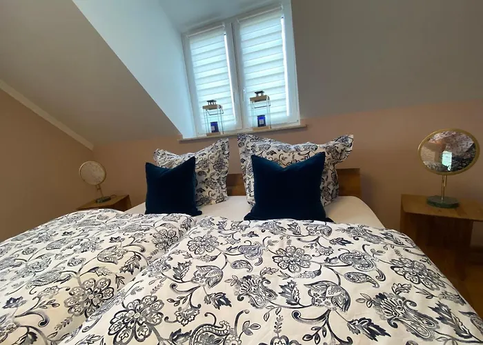 Schoene Drei Raumwohnung. Hell,stilvoll, Gemuetlich. * Borna