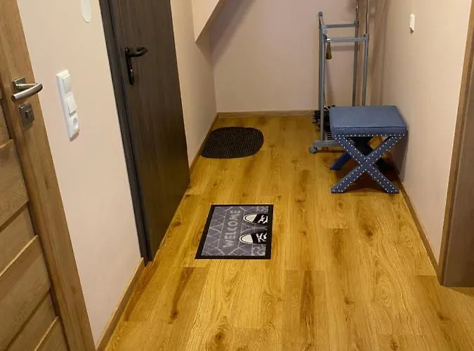 Schoene Drei Raumwohnung. Hell,stilvoll, Gemuetlich. Borna