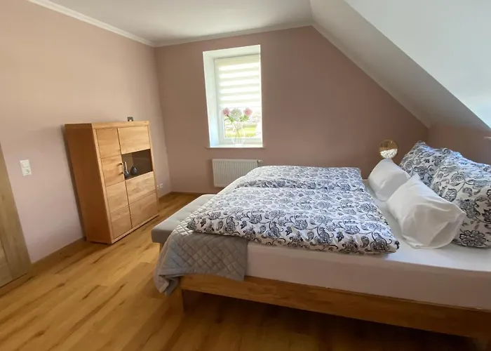 Schoene Drei Raumwohnung. Hell,stilvoll, Gemuetlich. Apartment Borna