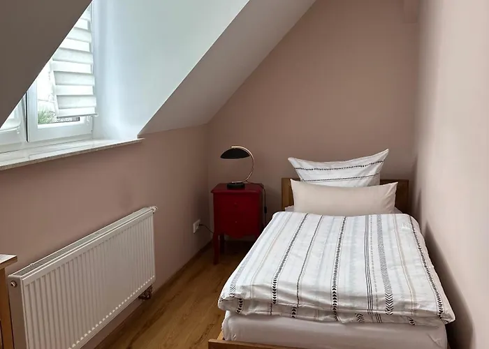 Schoene Drei Raumwohnung. Hell,stilvoll, Gemuetlich. Apartment Borna