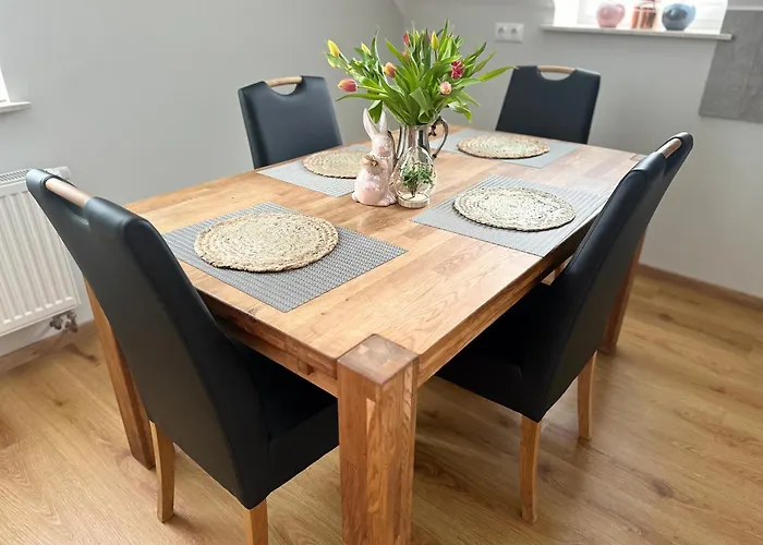 Apartment Schoene Drei Raumwohnung. Hell,stilvoll, Gemuetlich. Borna